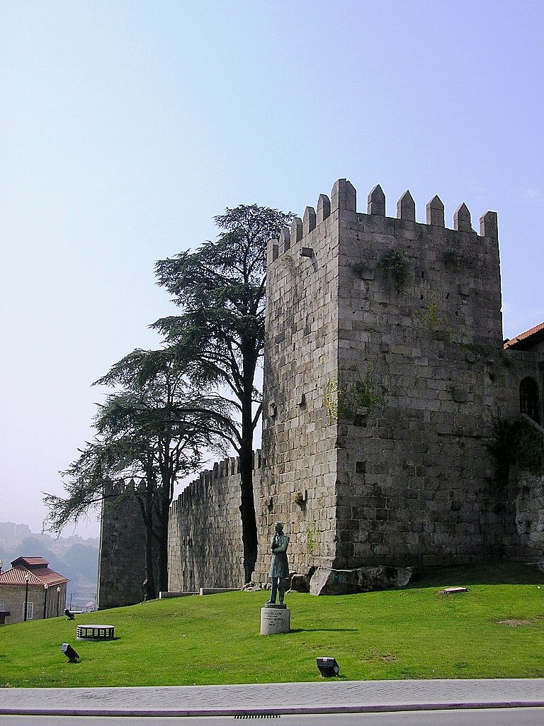 Muralhas Romanas e Medievais da Cidade Velha